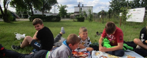  Piknik w szkolnym sadzie