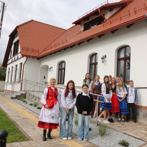 pokaż obrazek - Reprezentacja naszej szkoły na uroczystym otwarciu Centrum Artystycznego w Donimierzu 
