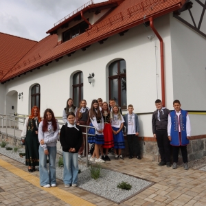 pokaż obrazek - Reprezentacja naszej szkoły na uroczystym otwarciu Centrum Artystycznego w Donimierzu 
