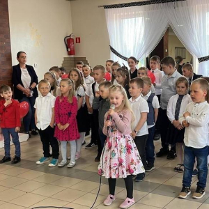 pokaż obrazek - Występ dzieci