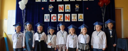 Pasowanie na ucznia klasy I Szkoły Podstawowej w Częstkowie