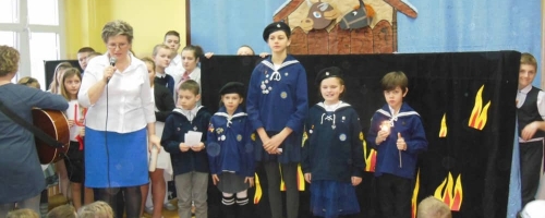 Betlejemskie Światło Pokoju dotarło do naszej szkoły:)
