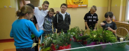 Szkolny konkurs na najpiękniejszy stroik świąteczny:)
