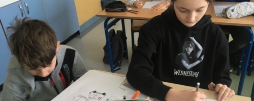 Kolejne zajęcia z uważności w klasie 4 - łączymy muzykę i rysunek