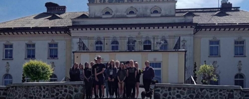 Biwak klasy VIII w Pałacu pod Bocianim Gniazdem w Runowie 