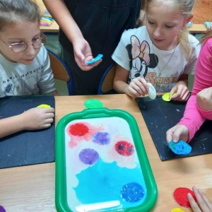 pokaż obrazek - Mleczna tęcza uczniów klasy 3