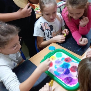pokaż obrazek - Mleczna tęcza uczniów klasy 3