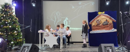 Wspaniały występ naszych uczniów podczas Mikołajkowych Targów Artystycznych w Szemudzie